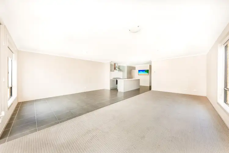 Fifth view of Homely house listing, 7 MERCEDES DR, Tarneit VIC 3029