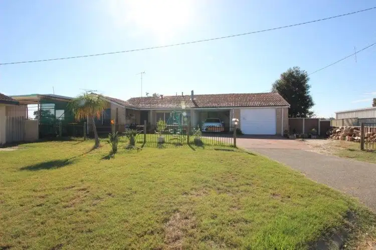 9 Hakea Place, Pinjarra WA 6208