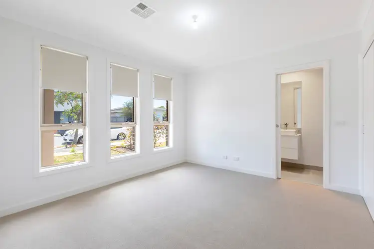 Fifth view of Homely townhouse listing, 2/28 Woodbine Grove, Chelsea VIC 3196