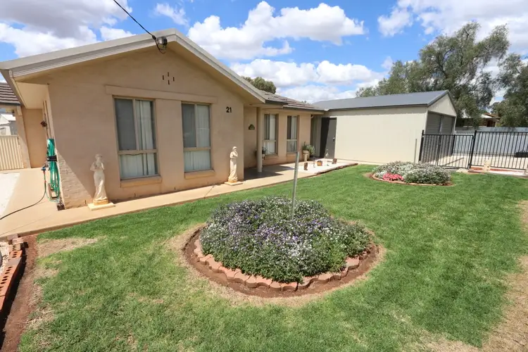 21 Bellevue Street, Temora NSW 2666