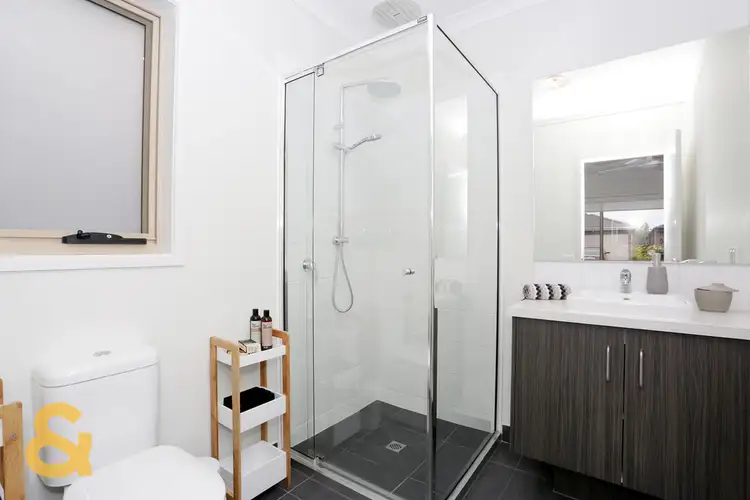 Seventh view of Homely house listing, 10 Viewmont Avenue, Craigieburn VIC 3064