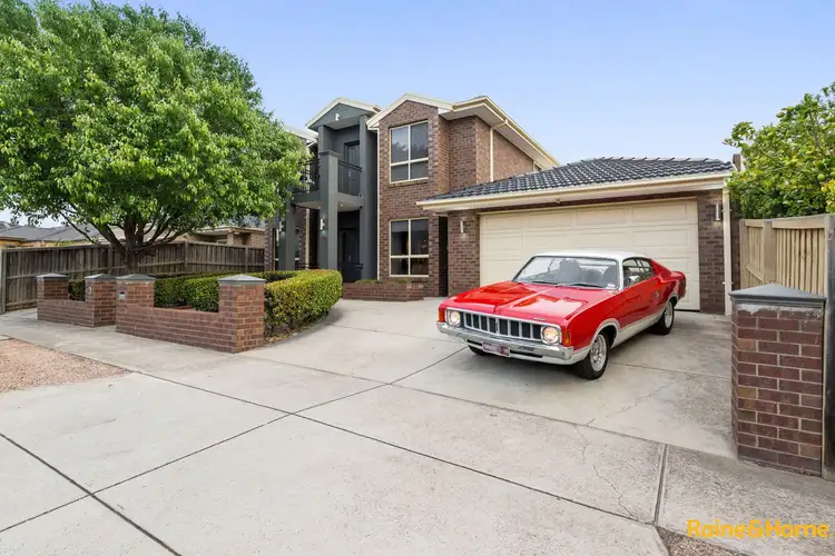 19 BRUNSWICK PLACE, Taylors Hill VIC 3037