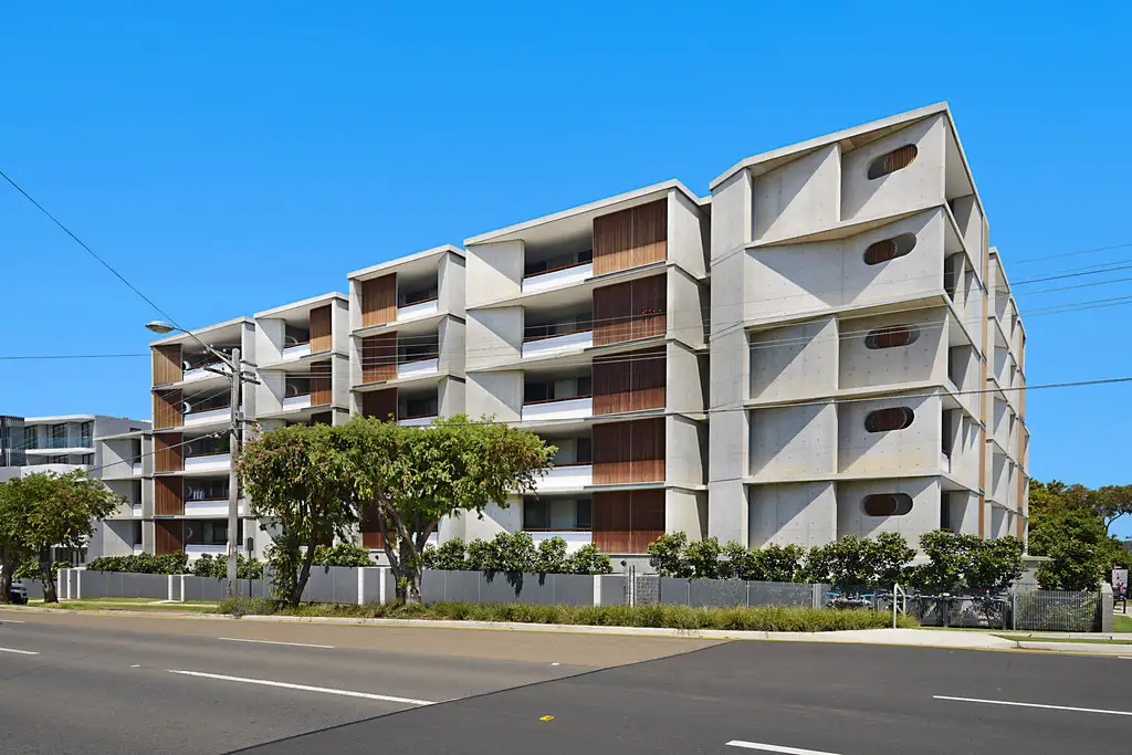 Main view of Homely unit listing, 3.2/26 Merton Street, Sutherland NSW 2232