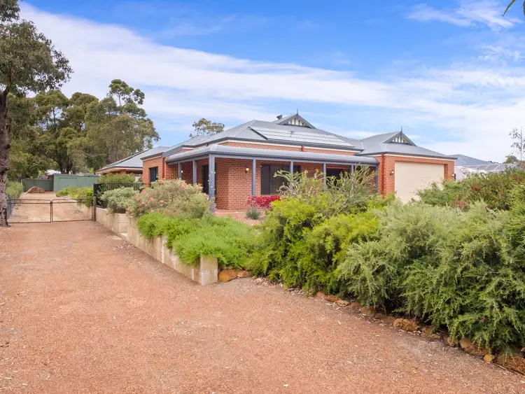 4 Woodview Retreat, Lesmurdie WA 6076