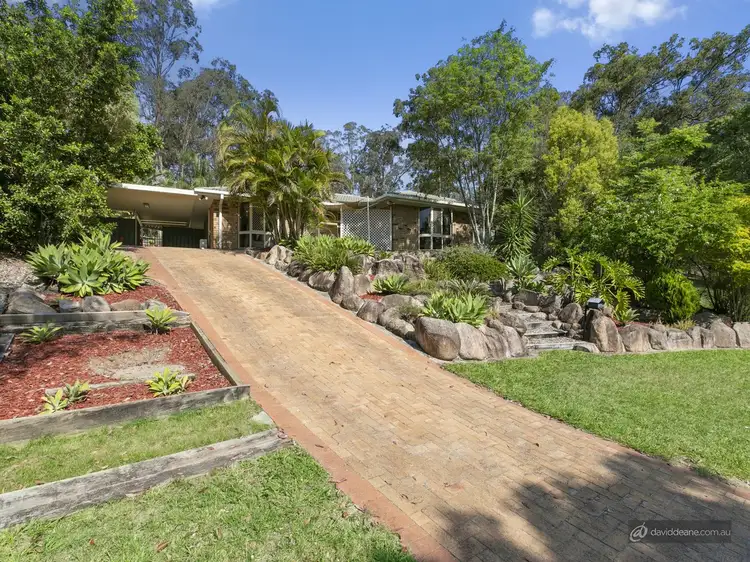 8 Cania Crescent, Petrie QLD 4502