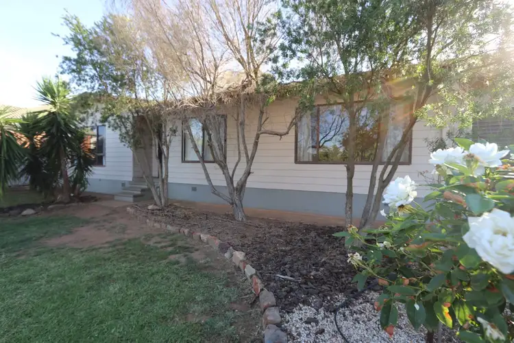 27 Cowabbie Street, Coolamon NSW 2701