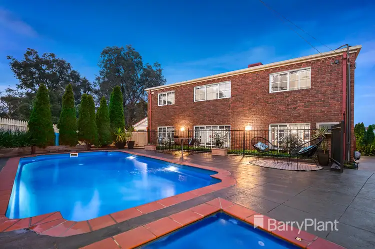 28 Nangathan Way, Croydon North VIC 3136