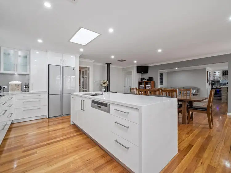 20 Coolinga Road, Lesmurdie WA 6076