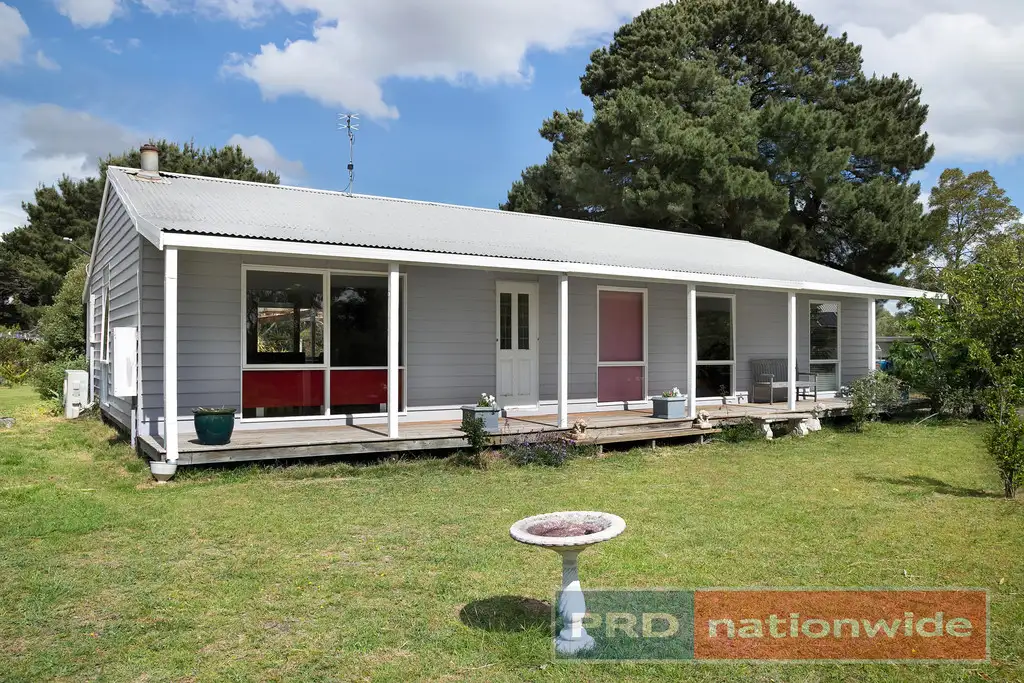 Main view of Homely house listing, 21 Briardale Avenue, Enfield VIC 3352