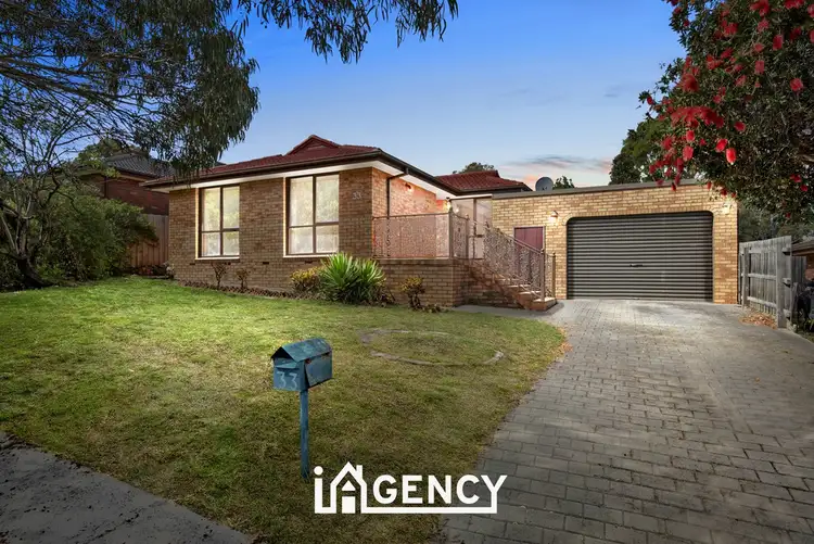 33 Mildura Crescent, Endeavour Hills VIC 3802