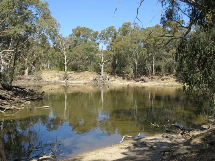 27 Vartus Drive, Deniliquin NSW 2710