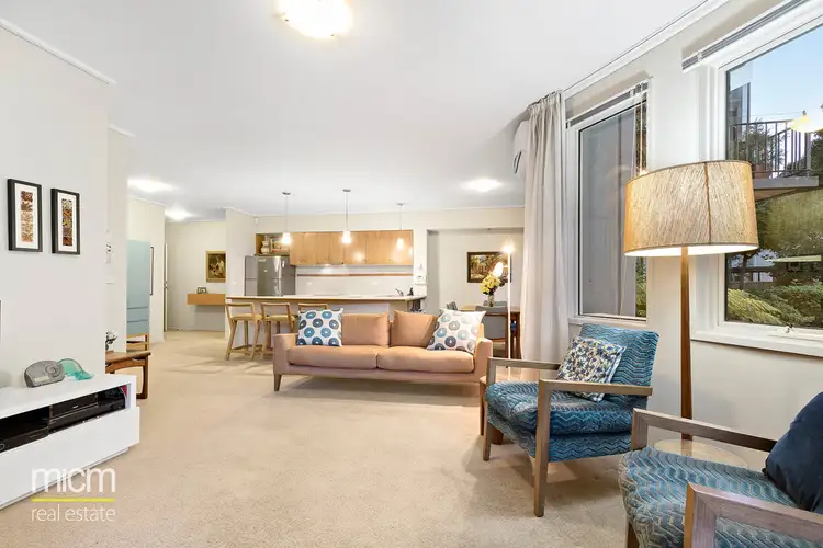 8/23 Queens Road, Melbourne VIC 3004