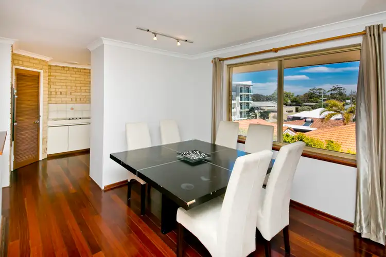 2/17 Wheatcroft Street, Scarborough WA 6019