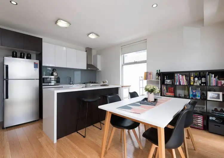 Fifth view of Homely apartment listing, 2/6 Sturt Street, Essendon VIC 3040