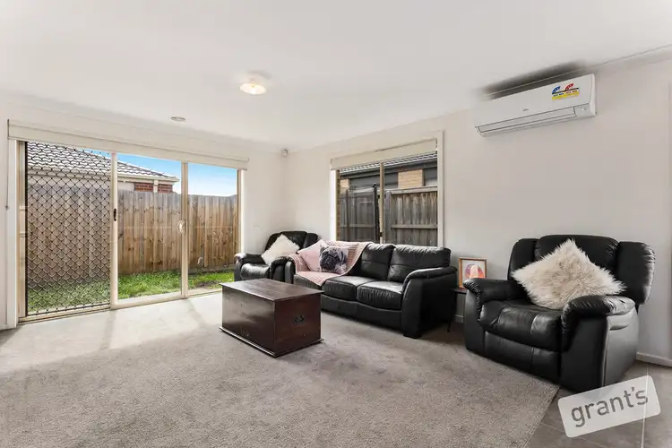 Fourth view of Homely unit listing, 2 Trinidad Walk, Pakenham VIC 3810