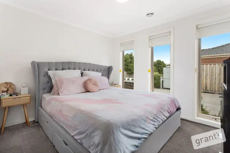 Fifth view of Homely unit listing, 2 Trinidad Walk, Pakenham VIC 3810