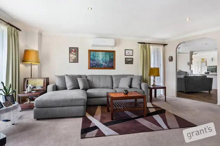 Sixth view of Homely house listing, 2/15 Hardy Court, Berwick VIC 3806