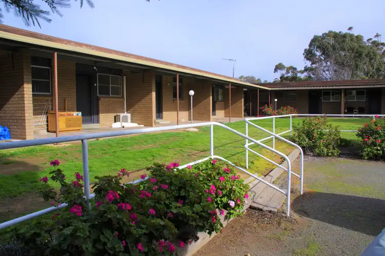 Units 1-8, 40 Kostadt Street, Nathalia VIC 3638