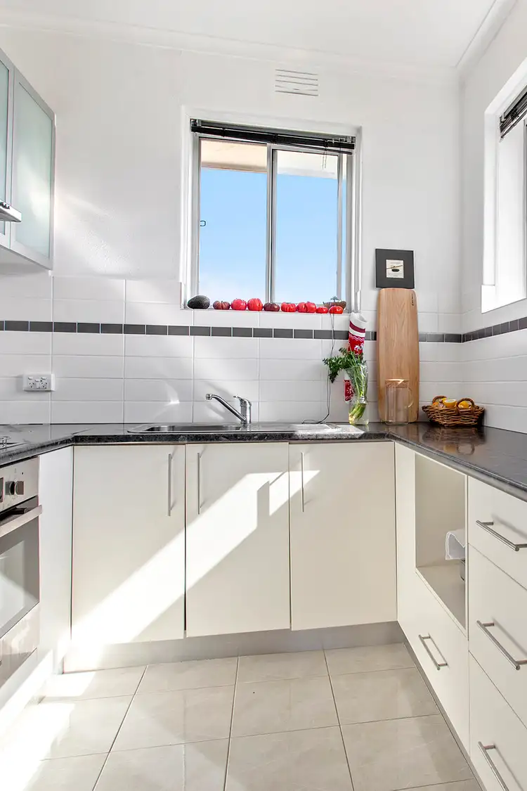 Fifth view of Homely apartment listing, 6/2 Kitchener Street, Mentone VIC 3194