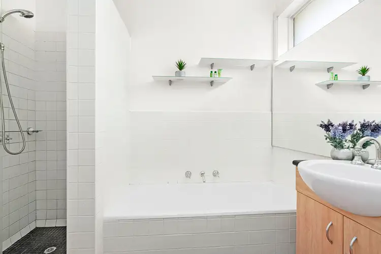 Fourth view of Homely unit listing, 304B Warrigal Road, Cheltenham VIC 3192