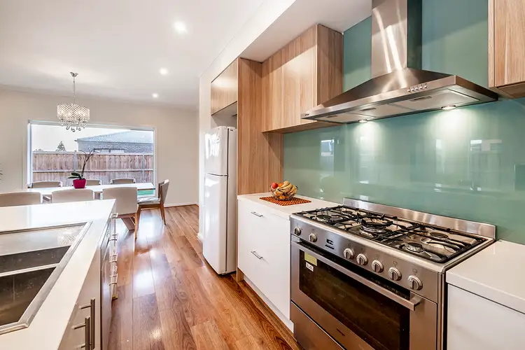 18 Craddock Drive, Clyde North VIC 3978