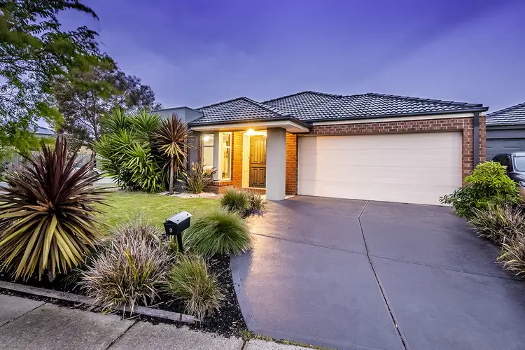9 Albida Parade, Lyndhurst VIC 3975