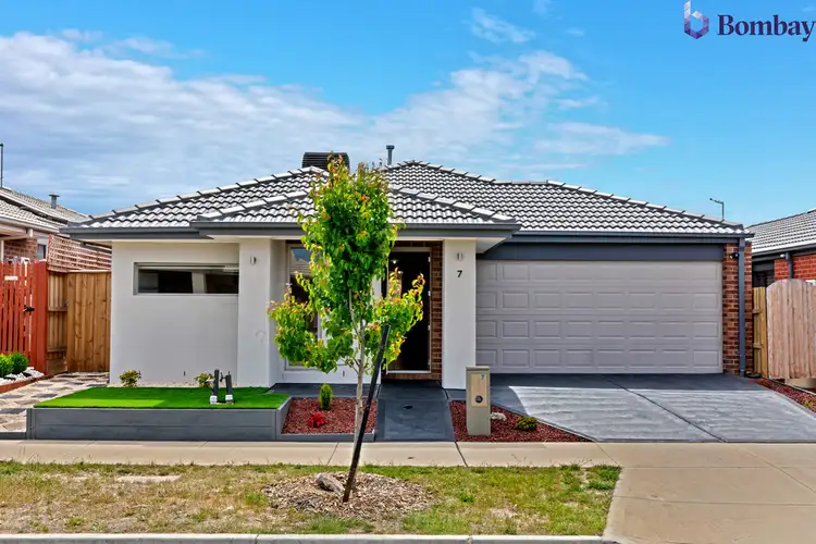 7 Burwood Street, Mickleham VIC 3064