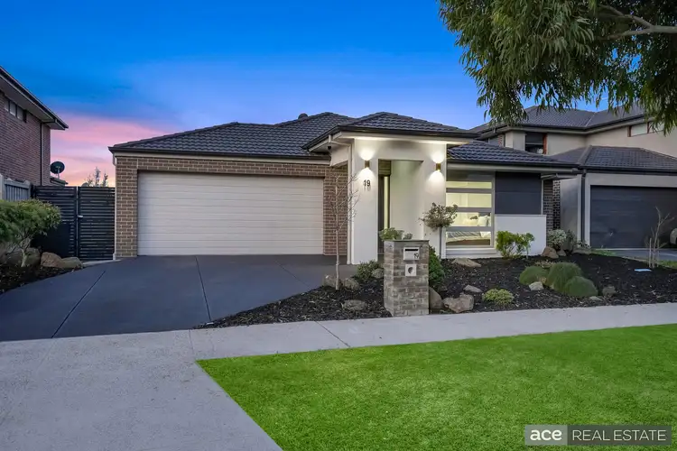 19 Lukis Avenue, Williams Landing VIC 3027