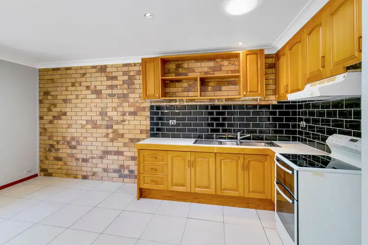 Fifth view of Homely villa listing, 2/35 Besham Parade, Wynnum QLD 4178