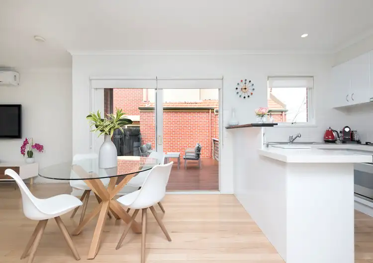 Fifth view of Homely townhouse listing, 2/367 Napier Street, Strathmore VIC 3041