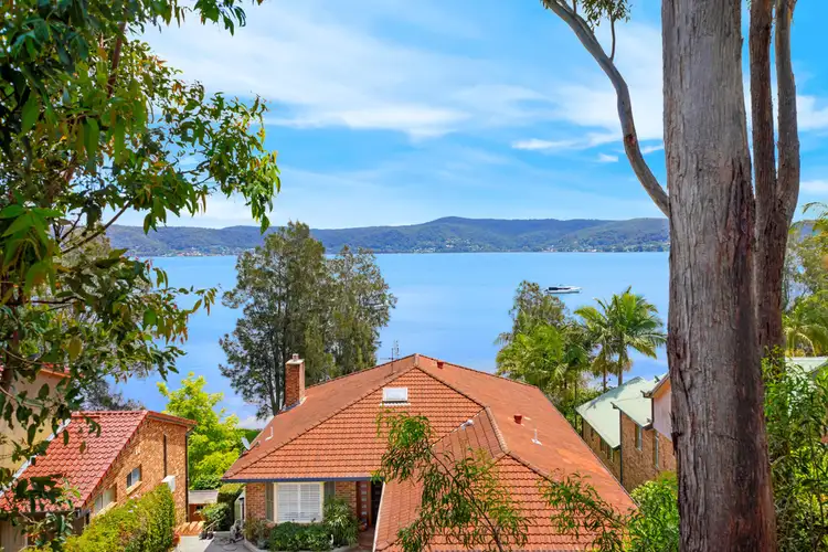 327A Avoca Drive, Green Point NSW 2251