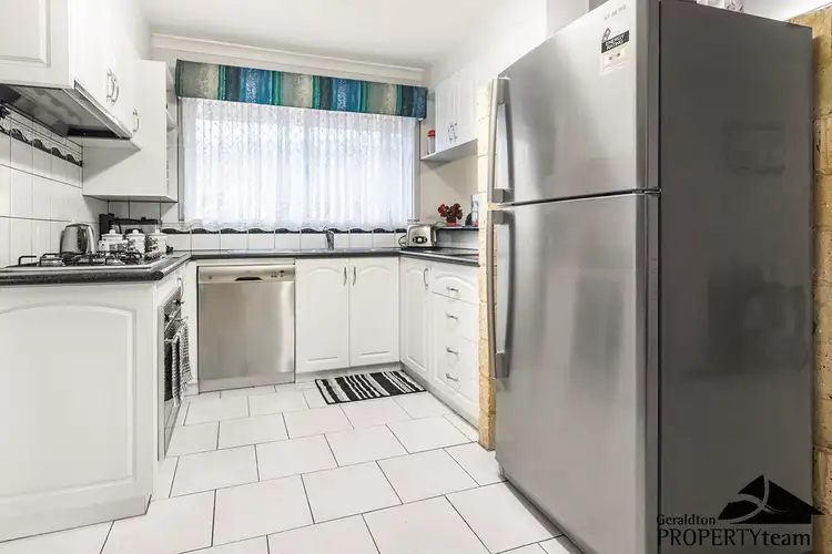 8 Roberts Road, Utakarra WA 6530