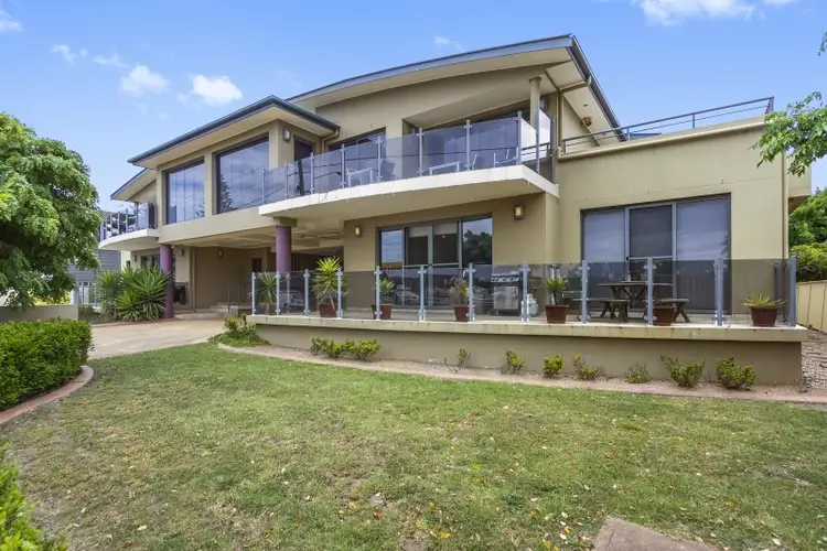 Main view of Homely unit listing, 2/94-96 Beach Road, Batemans Bay NSW 2536