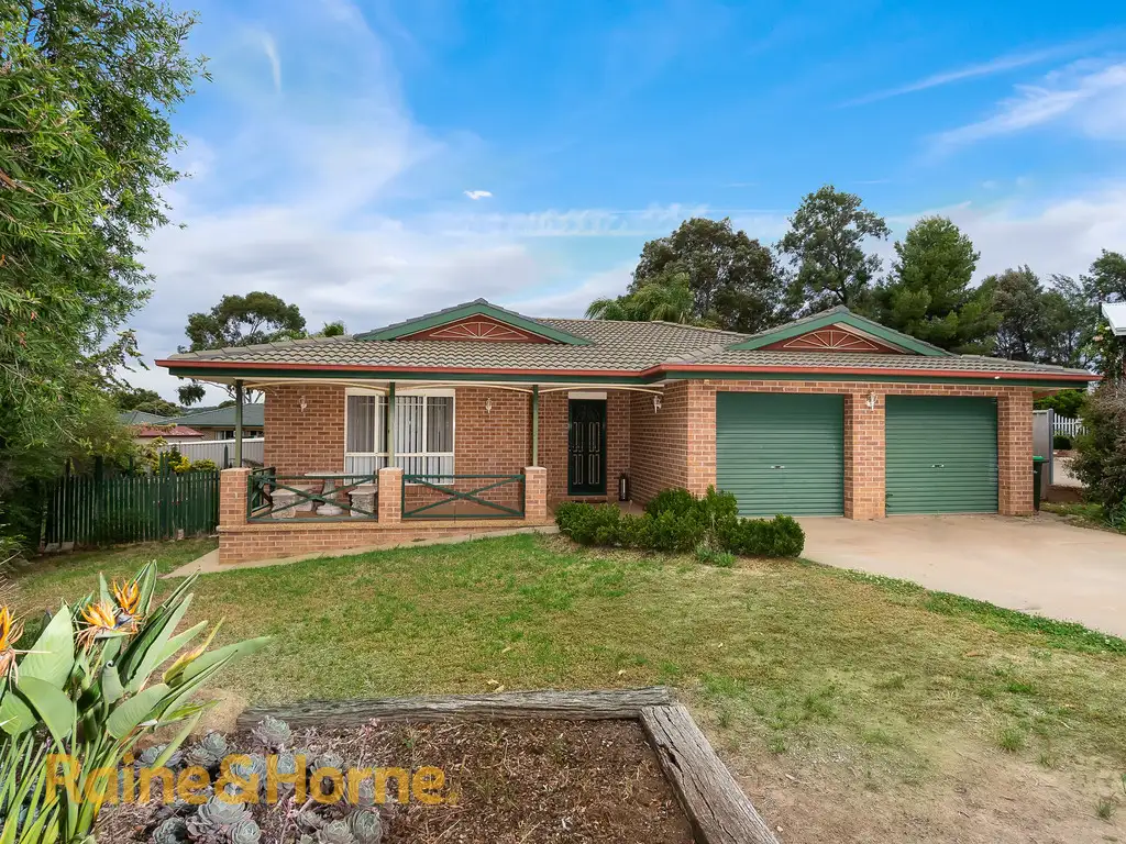 Main view of Homely house listing, 4 Minya Place, Glenfield Park NSW 2650