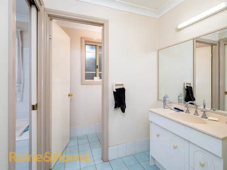 Fifth view of Homely house listing, 4 Minya Place, Glenfield Park NSW 2650