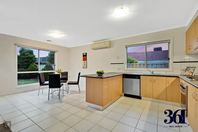 8 Shields Court, Sydenham VIC 3037