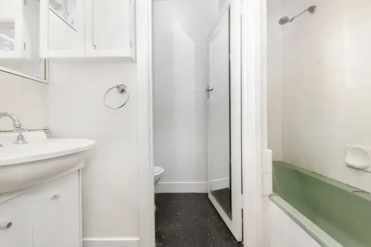 Sixth view of Homely studio listing, 10/42 WATERLOO CRESCENT, St Kilda VIC 3182