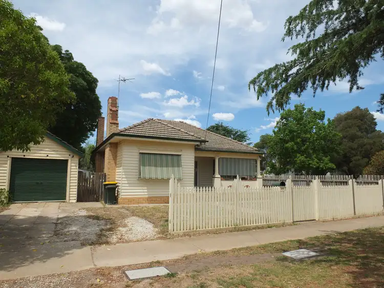 198 High St, Avoca VIC 3467