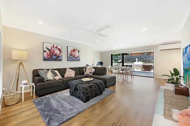 1 Ocean View Street, Benowa QLD 4217