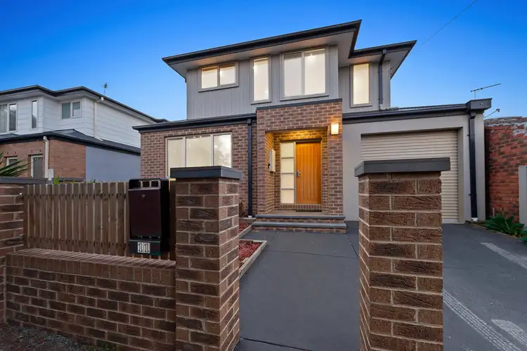 11 Beach Grove, Seaford VIC 3198