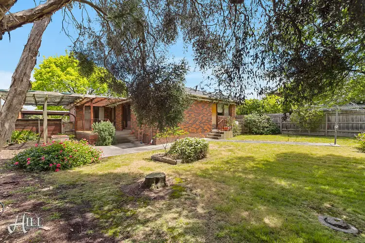 55 Galahad Crescent, Glen Waverley VIC 3150