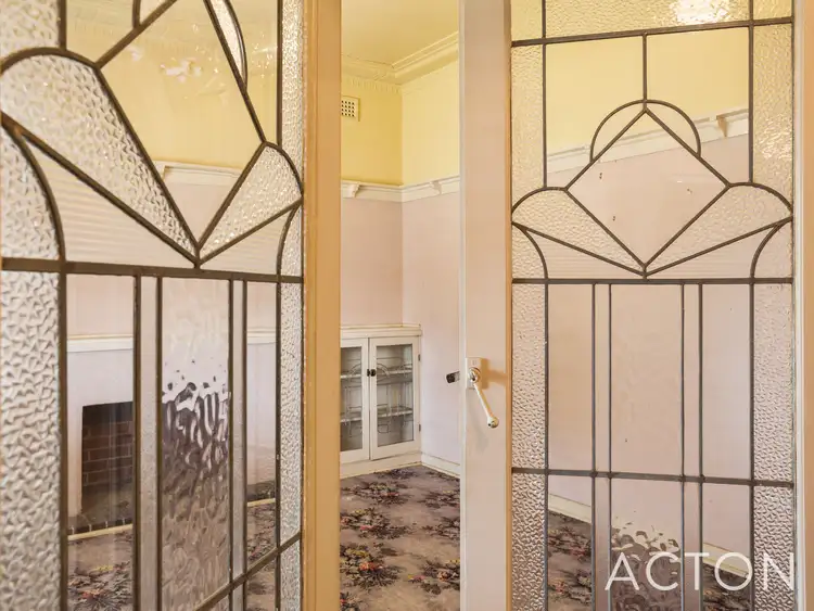 22 Grand Promenade, Bayswater WA 6053