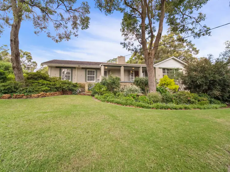 18 Gladys Road, Lesmurdie WA 6076