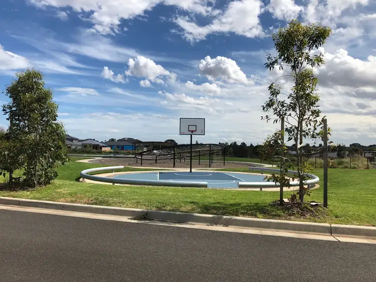 18 University Road, Truganina VIC 3029