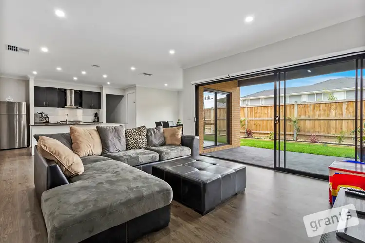 Fifth view of Homely house listing, 9 Petworth Rise, Officer VIC 3809