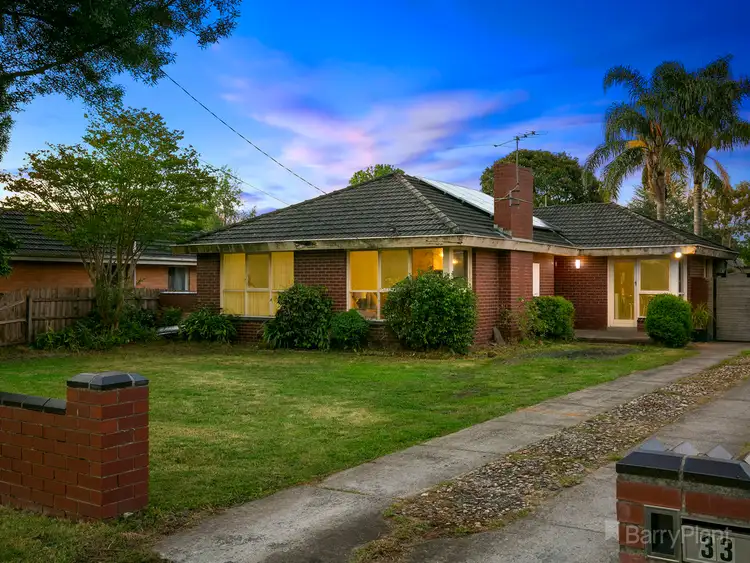 33 Hillview Drive, Kilsyth VIC 3137