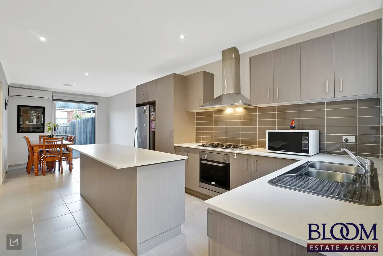 Main view of Homely house listing, 2/22 Starflower way, Truganina VIC 3029