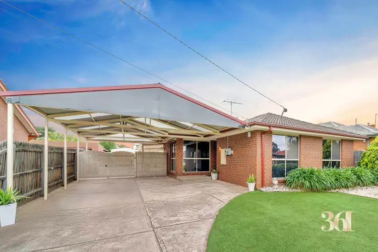 44 Vista Drive, Melton VIC 3337