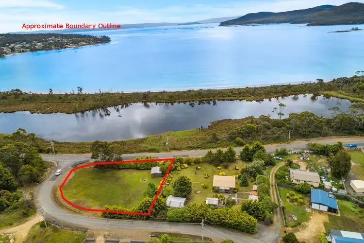 9 Lagoon Road, White Beach TAS 7184