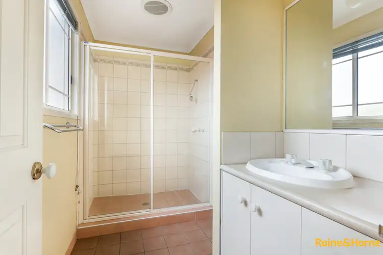 Sixth view of Homely house listing, 5 WAREHAM COURT, Hillside VIC 3037